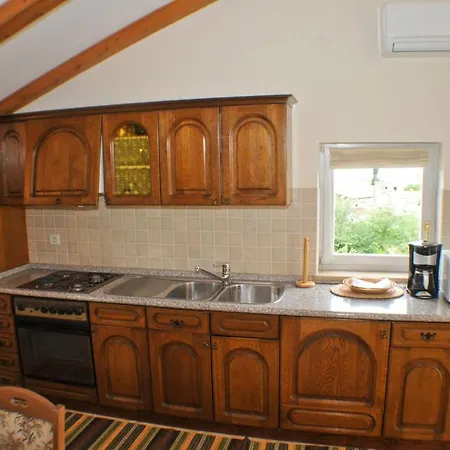 1a Lilly Vabriga With Sea View