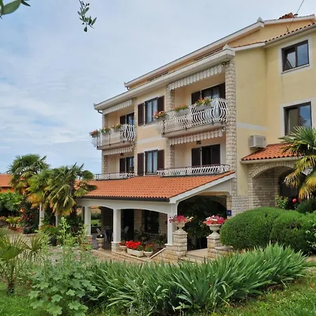 1a Lilly Vabriga With Sea View